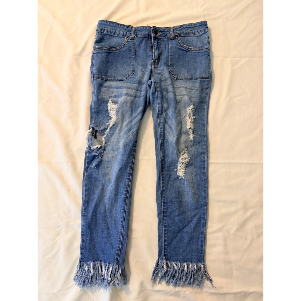 BlueSavvy Jeans Womens 13 Distressed Frayed Fringe Hem Light Wash Patch Pocket
